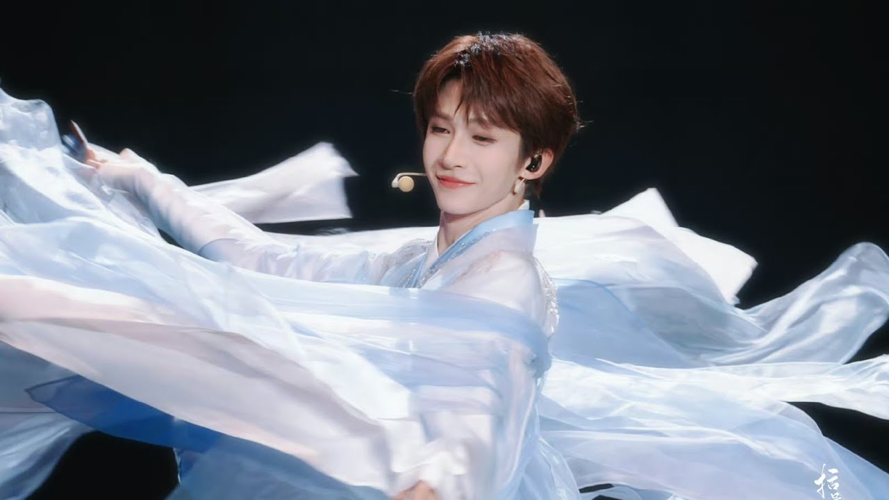 [Fancam] Đào Hoa Nguyên Ký + Tựa Mộng + Người Ấy + Như Người Ước Nguyện - Lưu Vũ | Concert Nam Kinh