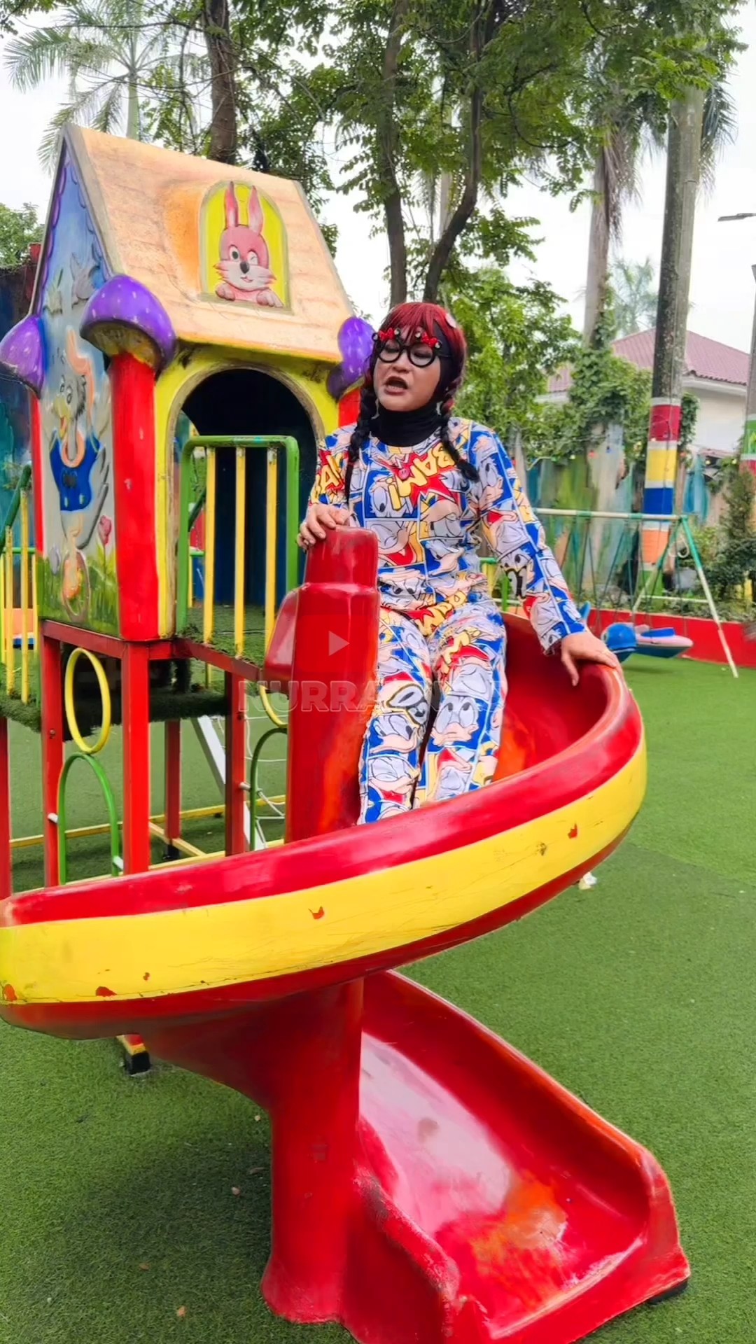 NAIK TRAMPOLIN BARENG CERY | NURRAYNI25