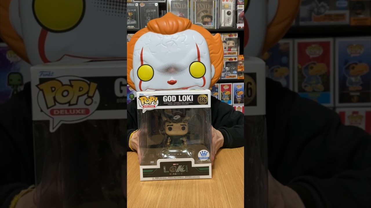 FunkoJapanさんから届いた神ロキを見せびらかす船長。 