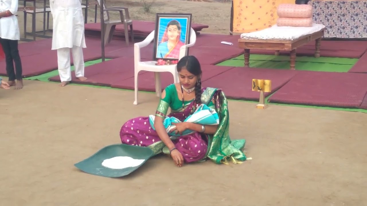 सावित्रीबाई फूले यांच्या जयंतीनिमित्ताने आमच्या शाळेतील विद्यार्थ्यांनी नाटिका सादर केली .