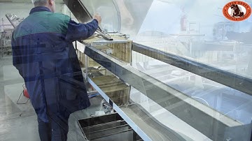 Automatic honey extraction line with deboxer / Asten Honey