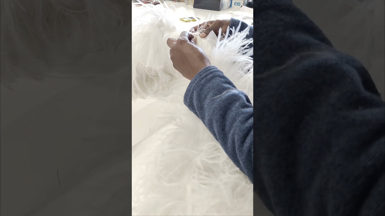 Plumassier, un petit tour dans les coulisses de la création d'un boléro en plume - Marcy plumassier