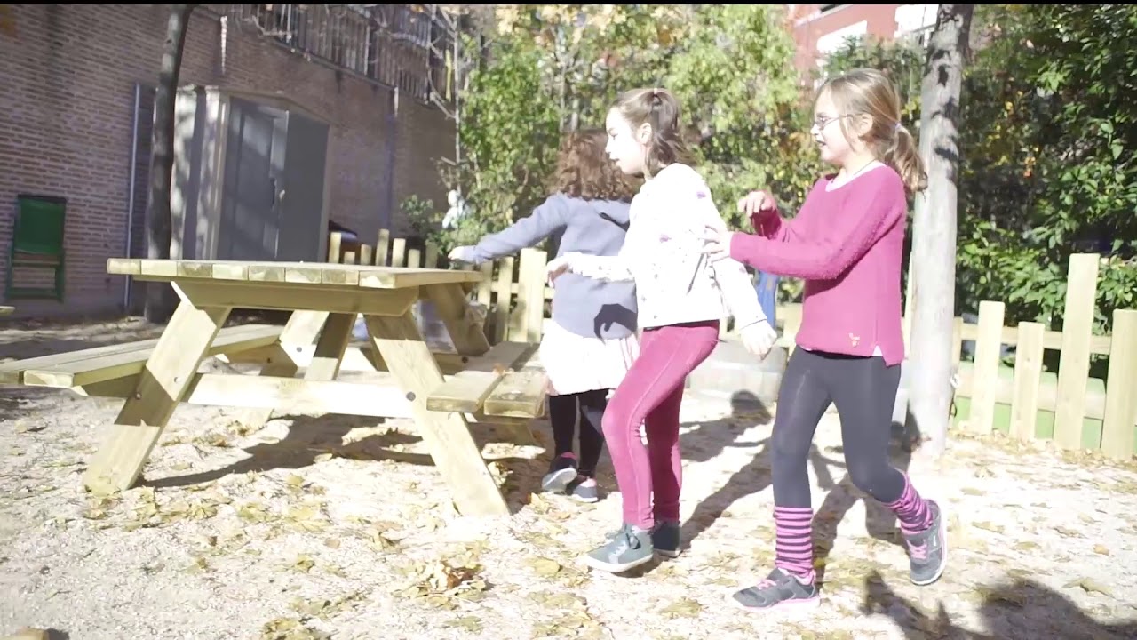 Plano secuencia del patio de La Paloma transformado