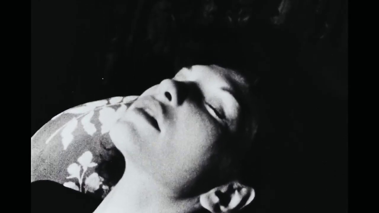 Maya Deren Meshes of the Afternoon (trailer) YouTube Maya Deren Meshes of the Afternoon (trailer) YouTube