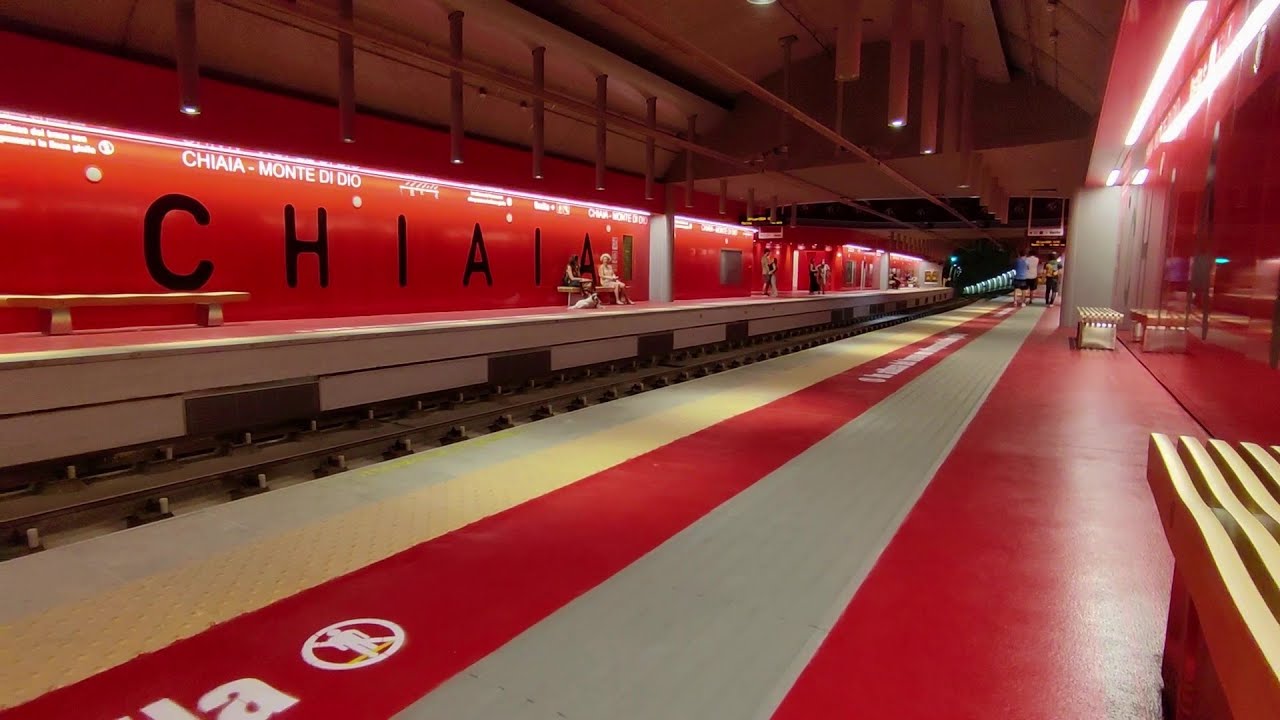 Napoli - Metro Linea 6 da Municipio a Chiaia