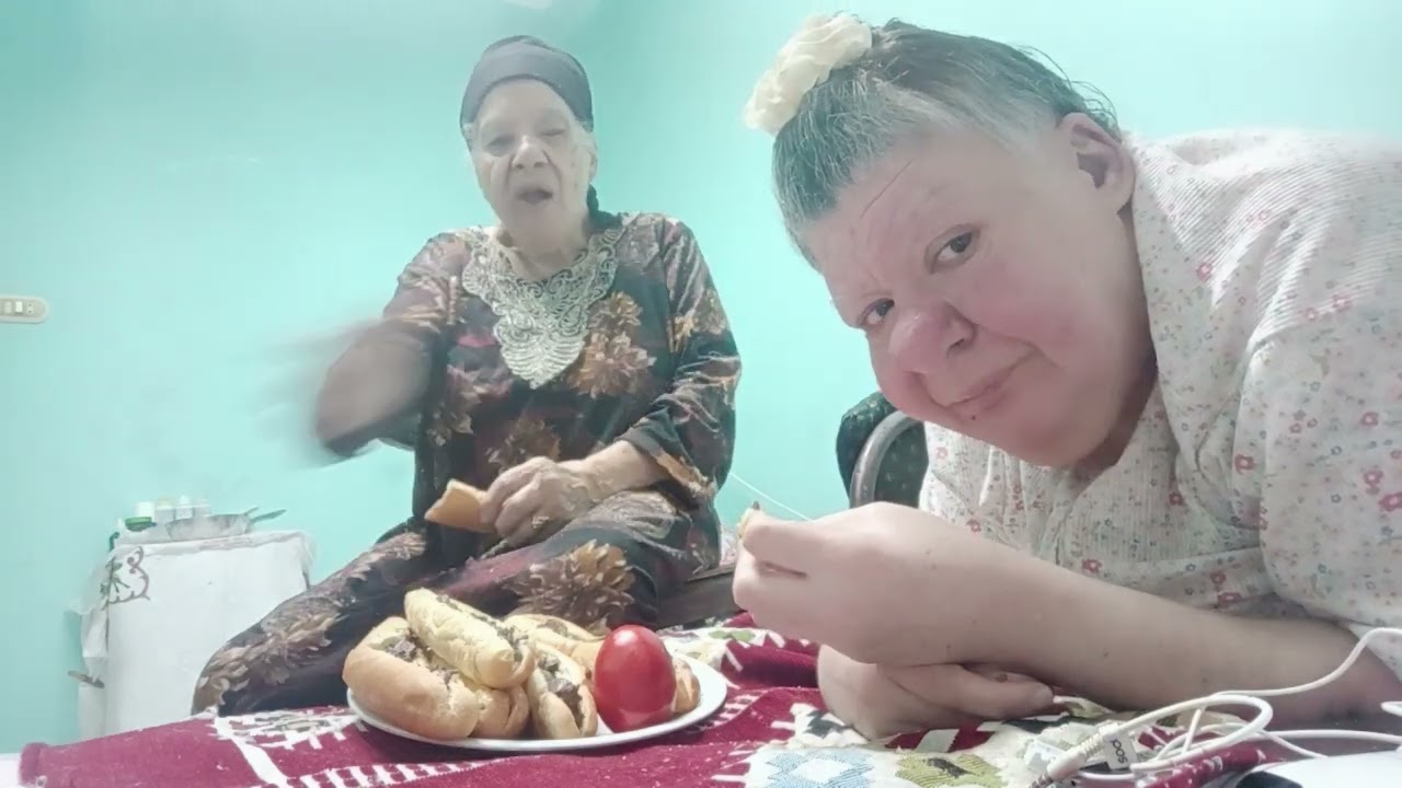 اكله سندوتشات كبده 👍👍👍🌶️🌶️🌶️🌶️🫑🫑🫑