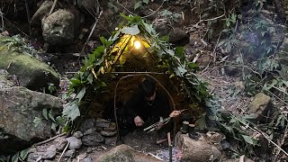 BushcraftCamp alone build a shelter by the stream