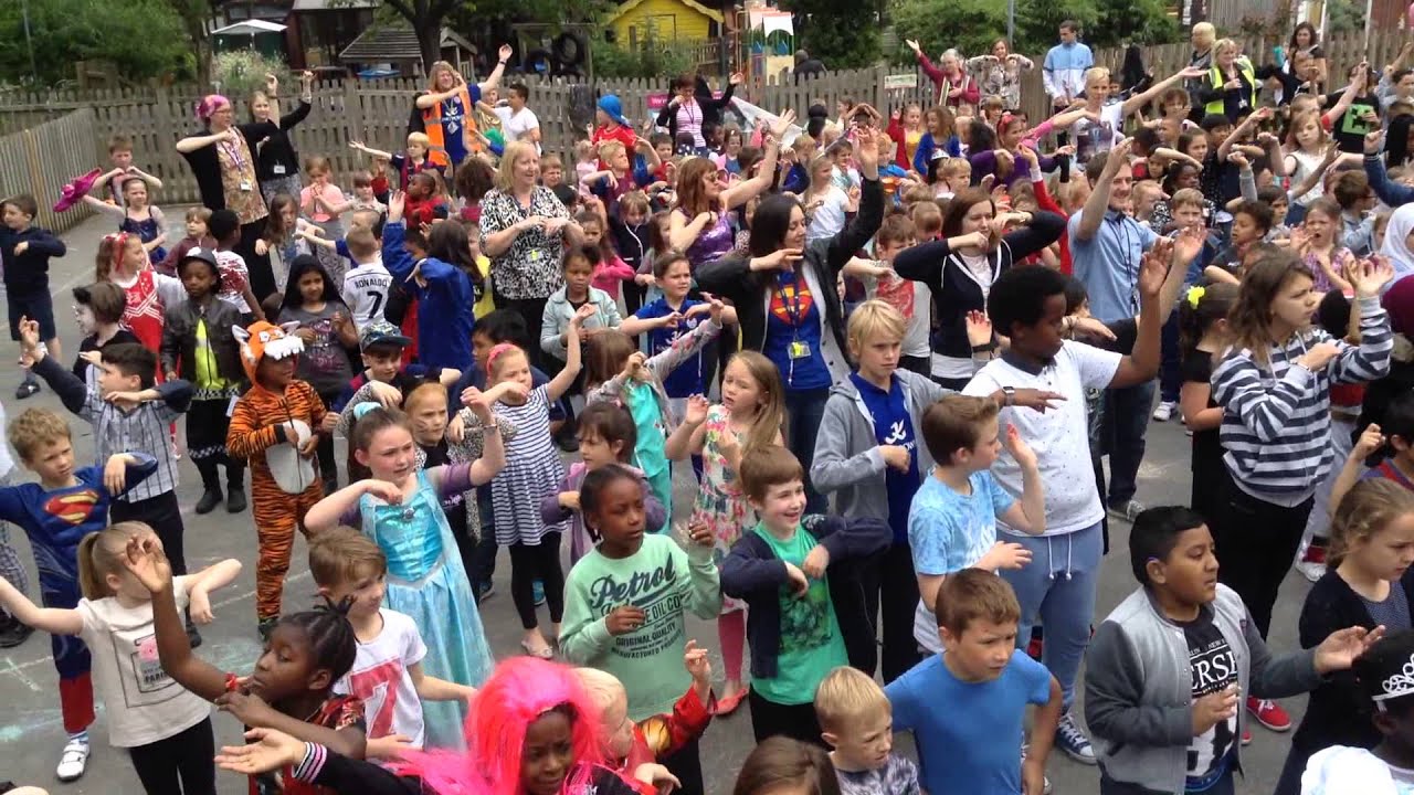 Montrose School - Dress Up and Dance 2015 - 2