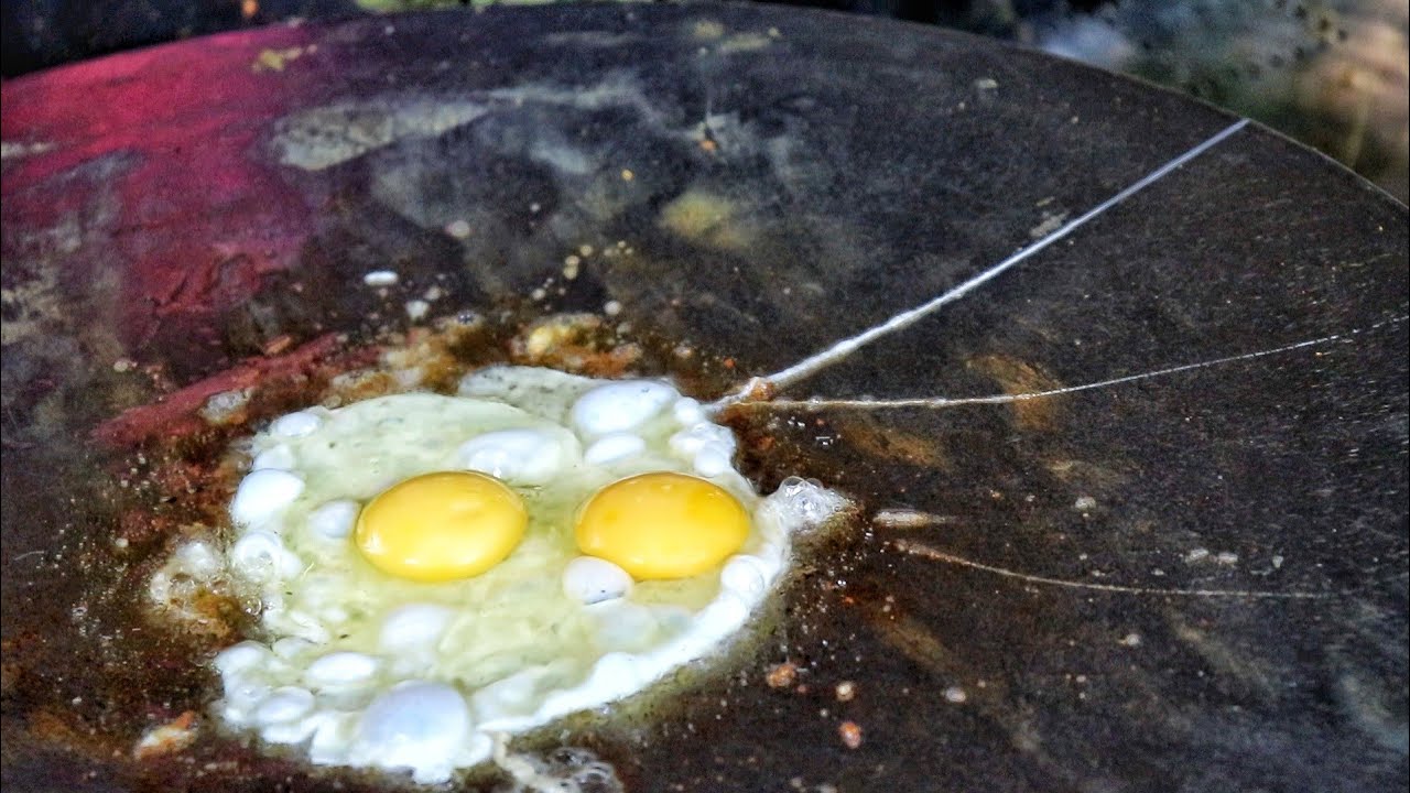 Most Tempting Omelette Tikhari | 5 Layer Egg Recipe With Gravy | Egg Street Food| Indian Street Food | Street Food Fantasy