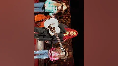 Hailey & Kelsi Matheny on stage with Wynonna Judd