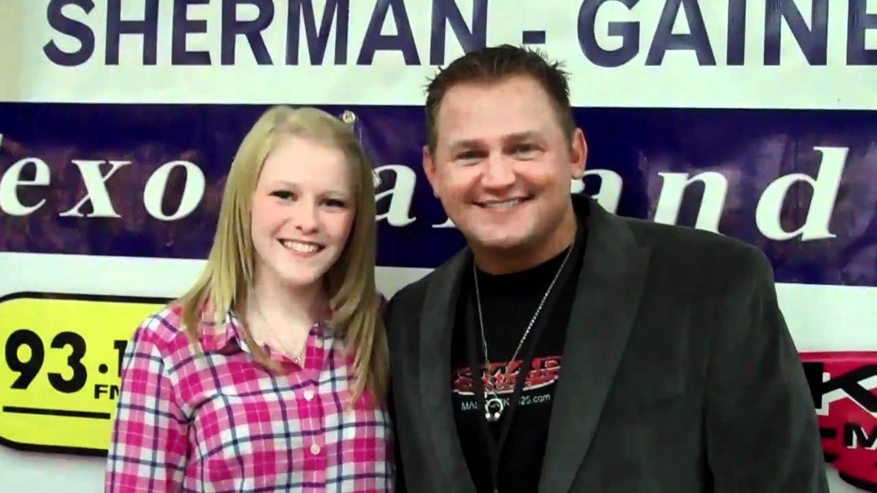 Holly Cavanaugh In Sherman Texas At Knight Furniture Idol Youtube