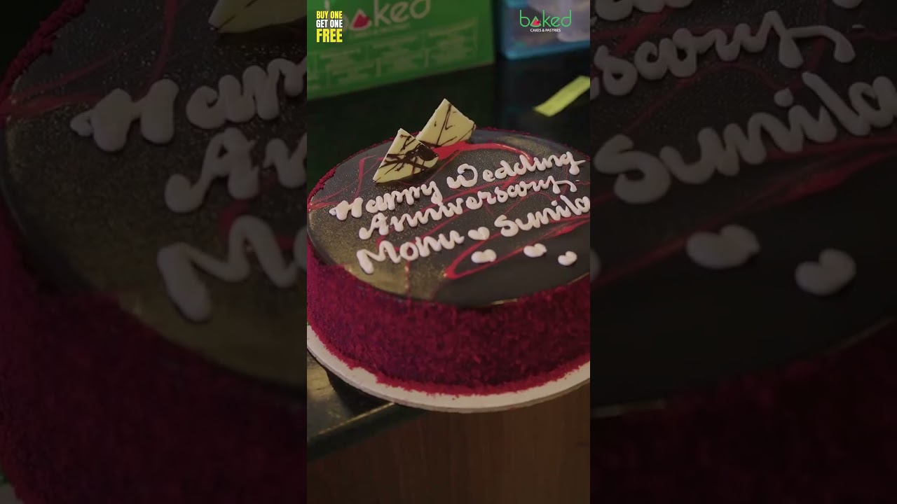 &ldquo;From smile to slice 😍✨ Happy customers + double cakes = double joy 🍰