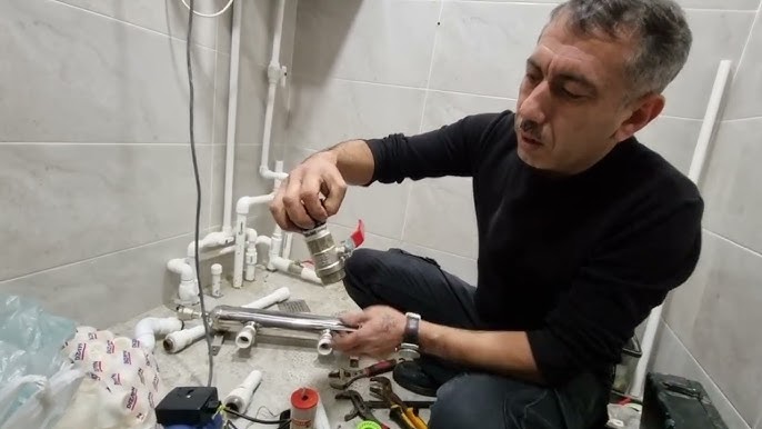 Сантехник өз үй иесін есекке қалай сиғызады