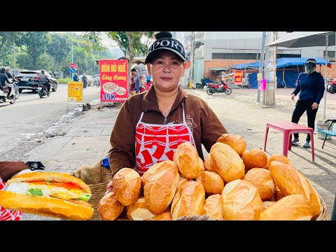 Video SỐC BÁNH MÌ ĐƠN GIẢN NHẤT SÀI GÒN ,BÁN KHỦNG KHIẾN CÁC... - youtube