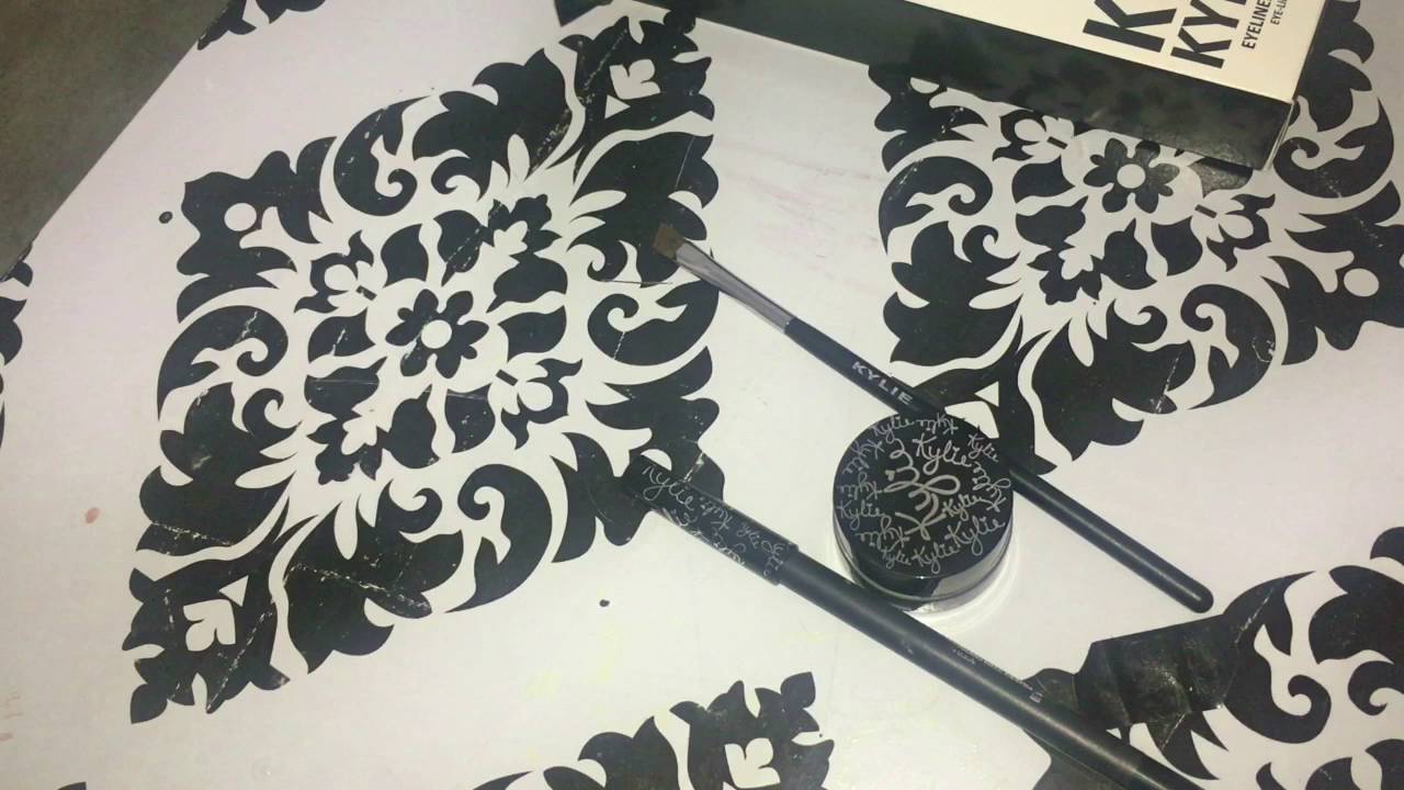 Kylie Kyliner Eyeliner And Gel Liner ( Black)