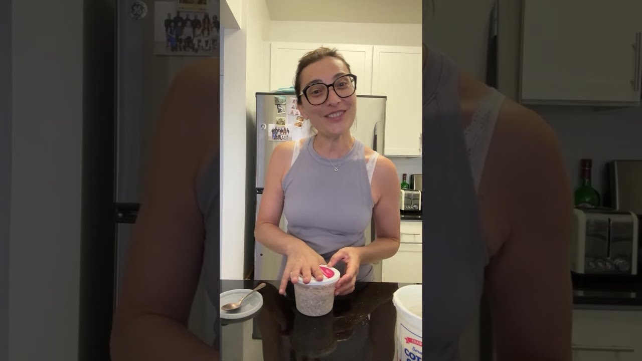 Cottage cheese and kefir with chia seeds and goji berries