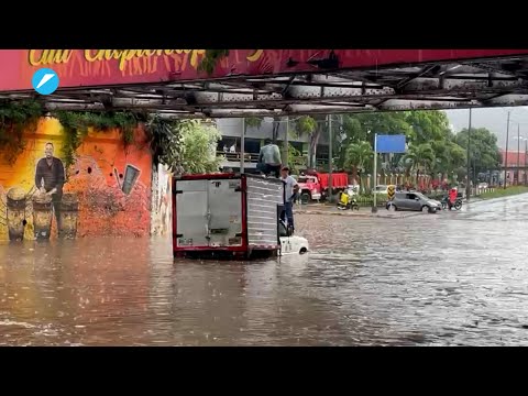 Vías inundadas y varias afectaciones dejó el impresionante aguacero en Cali | El País Cali