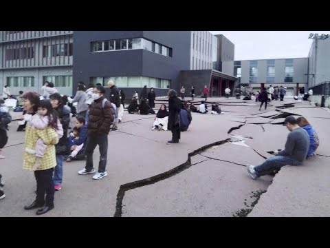 Le Japon frappé par une série de séismes, la menace d'un important tsunami \