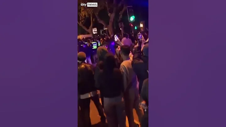Public anger spills over in Shanghai - DayDayNews