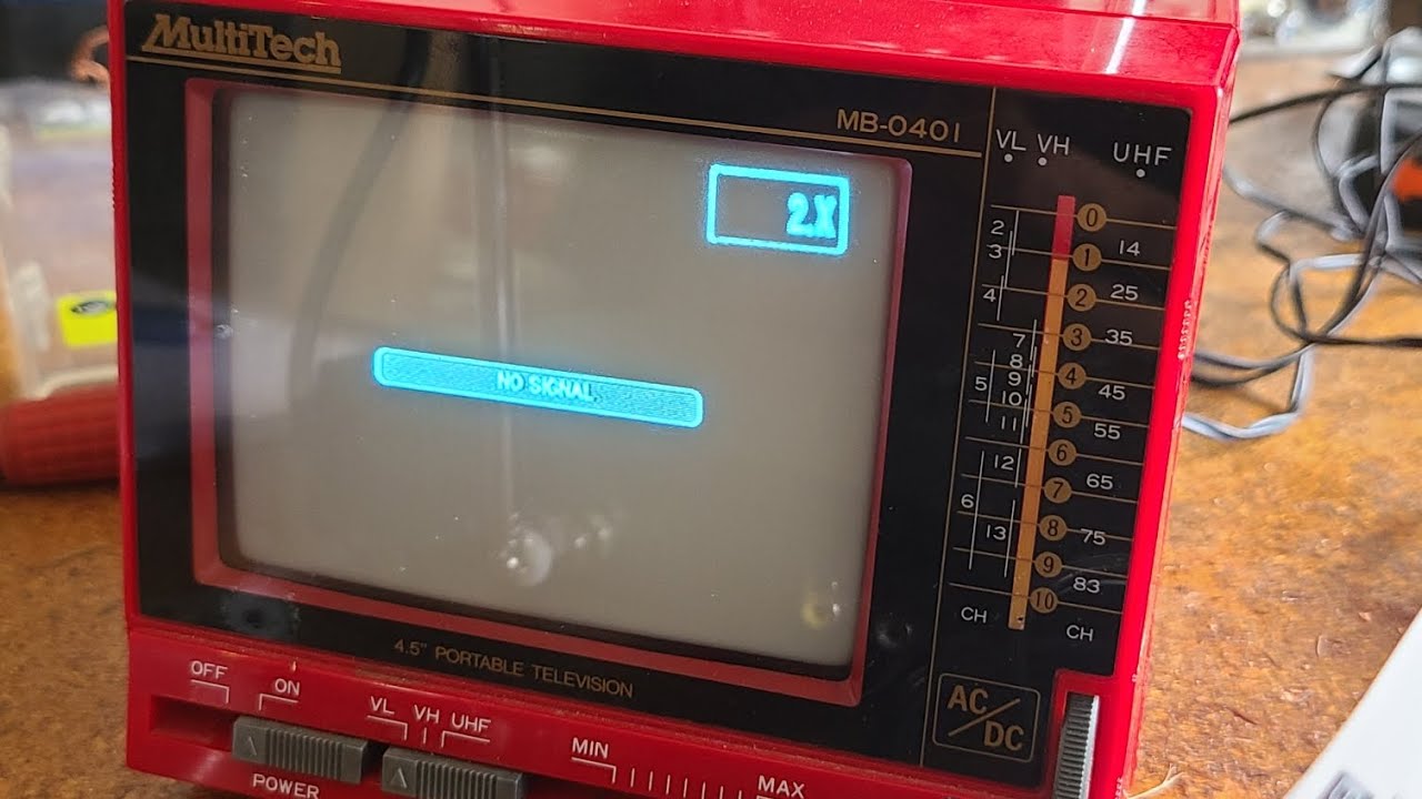 Restoring a 1986 Multitech 4.5" TV - Part 4 - It worked! - YouTube