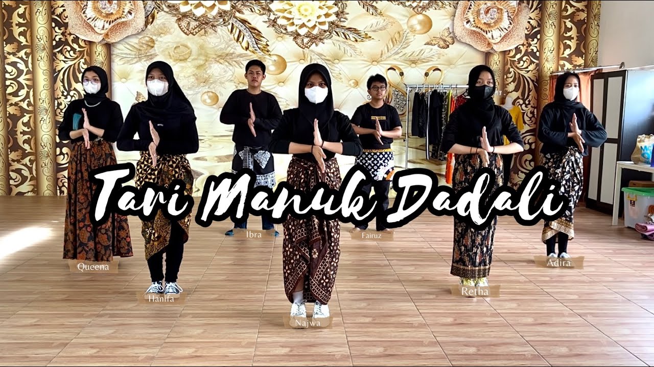 Menarikan dan Menyanyikan Lagu Manuk Dadali