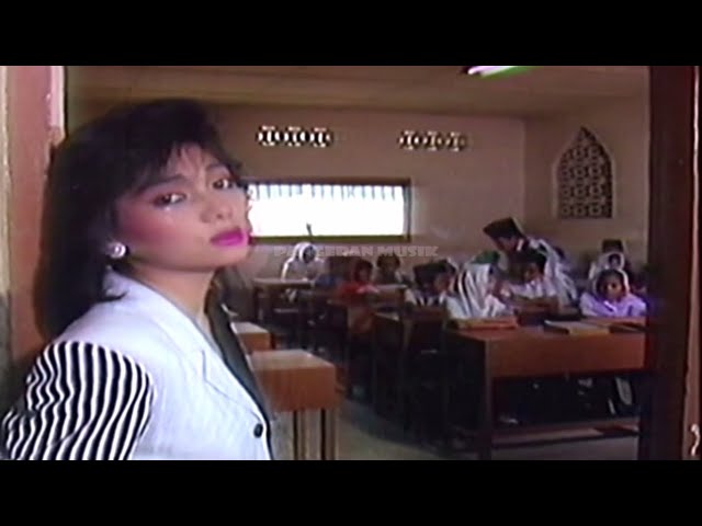Nia Daniaty - Bukalah Hatimu (1987) (Original Music Video) class=