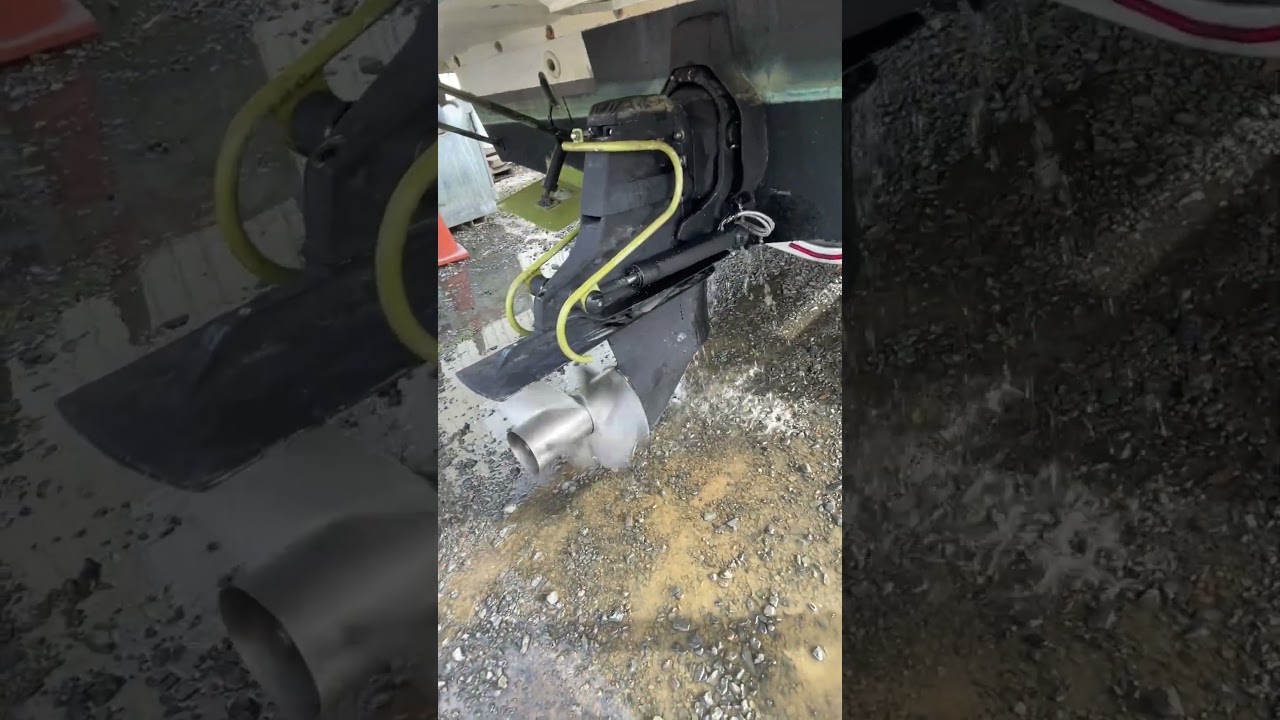 Mercruiser 250Hp diesel and Bravo 3 with counter rotating propellers  