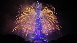 La Fête nationale française  Paris  Tour Eiffel  14 juillet 2017 (Feu d'artifice)