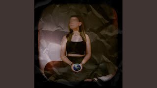 Küçücük Dünyasında Resimi