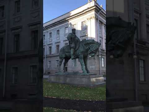 Video: Linnaskulptuuride muuseum Peterburis