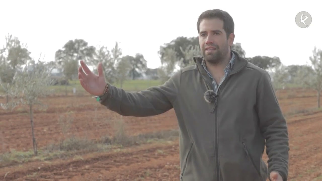 Un atomizador nueva adquisición de Los Mellis para el tratamiento de sus olivos | El campo es vida