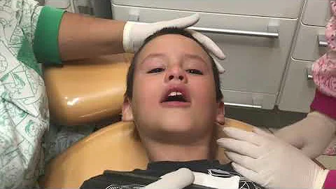 Como se diz aparelho de dentes em inglês?