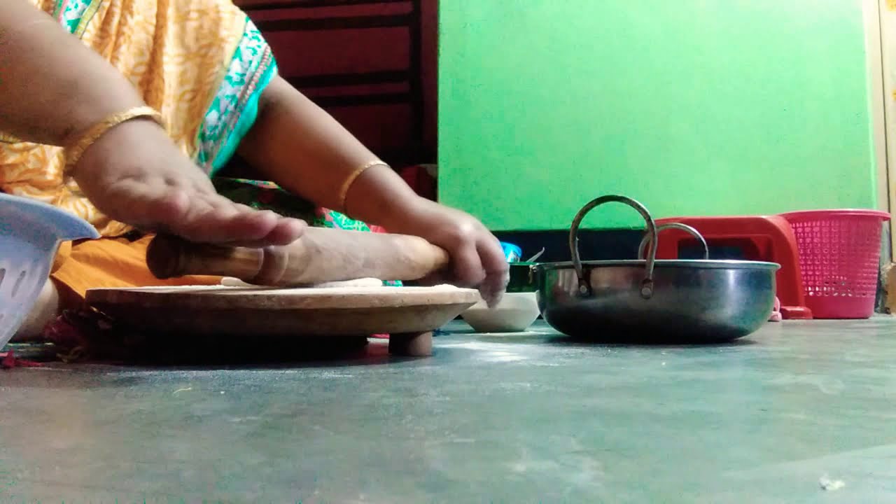 Hand Ruti hand made ruti//হাতের তৈরী রুটি। - YouTube