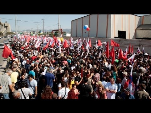 فيديو: الاحتفال بعيد العمال في اليونان