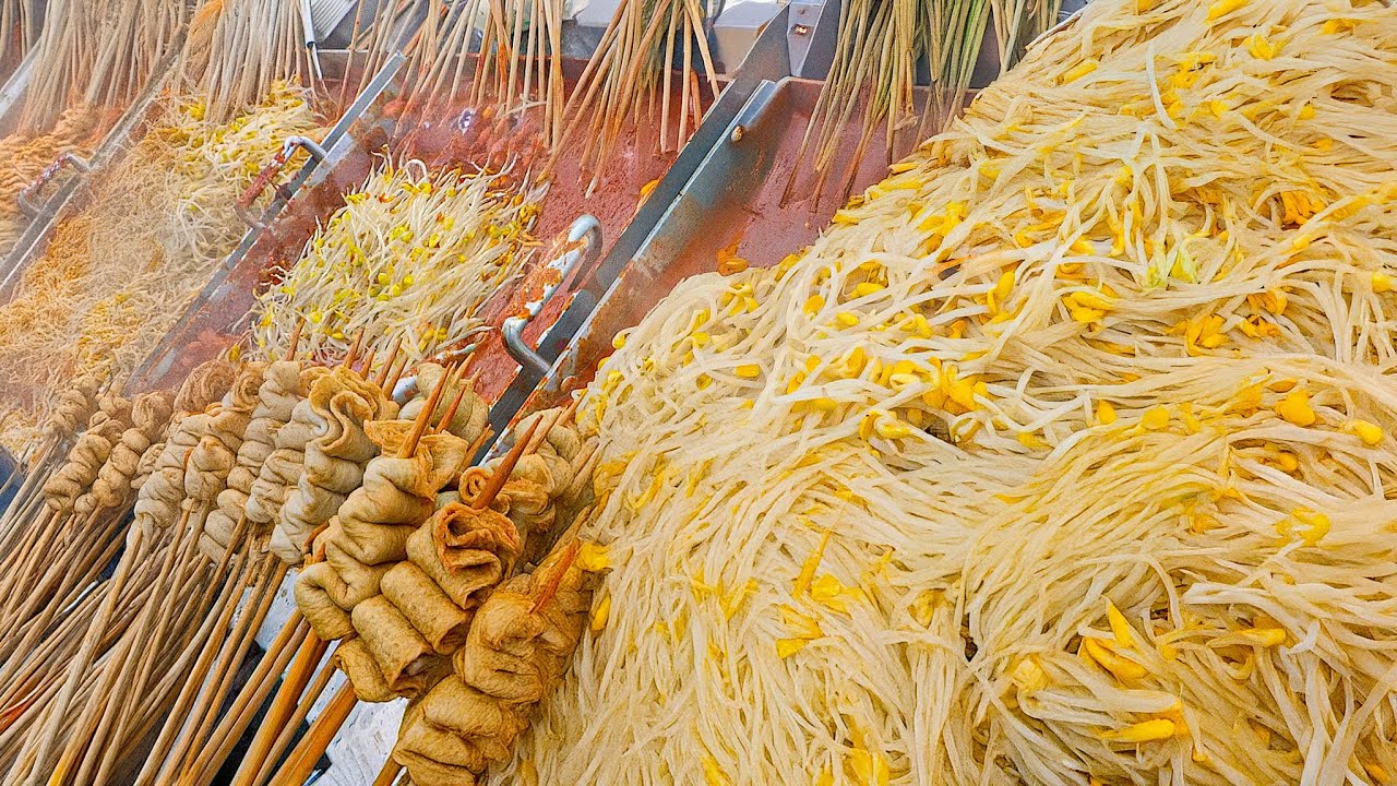 Потрясающе! Бомба из ростков фасоли! Острый красный рыбный пирог с традиционного корейского рынка