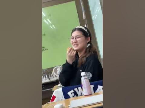 이상한 애가 립밤 바르는 법 #고등학교 #2학년 #고2 #외고 #외고생 #외국어고등학교 - Youtube