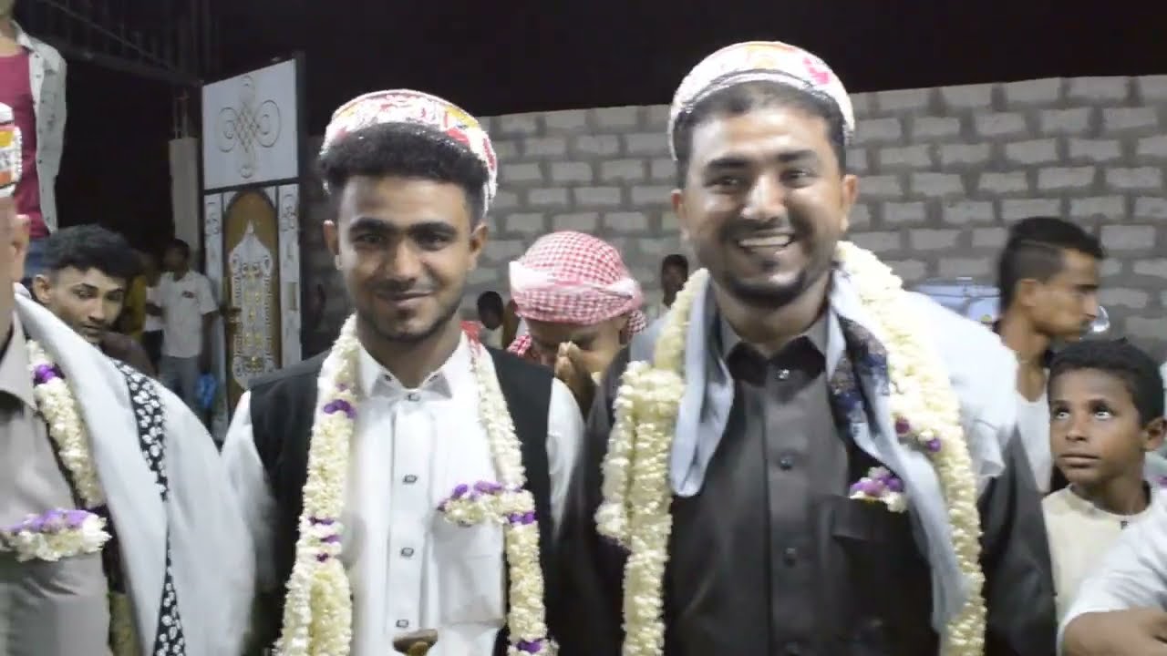 الزفة المسائية للشاب عبدالغني عباس عامر وسط فرحة الأهل والأصدقاء غناء الفنان علي ابراهيم بالمدن