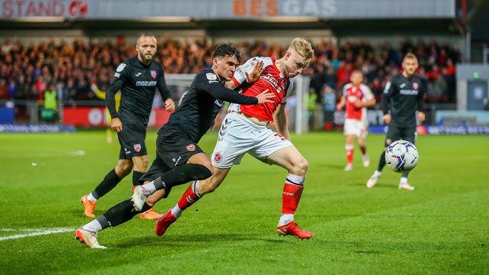 Fleetwood Town 1-2 Morecambe | Highlights - YouTube