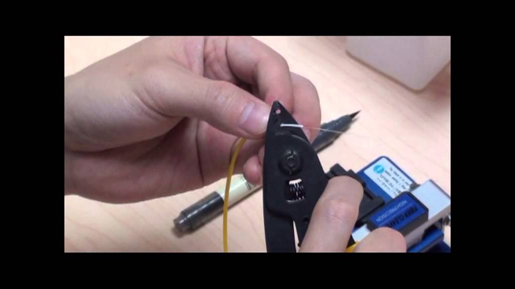 FTTH Fast Connector for 2mm Cable - YouTube
