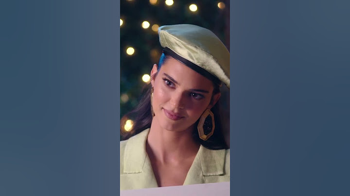 Kendall Jenner wants out 😳 | The Kacey Musgraves Christmas Show
