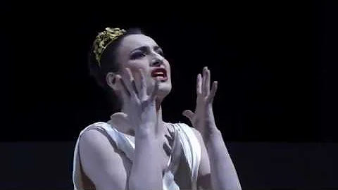 Carmela Remigio sings Ombre, larve from Glucks ALC...