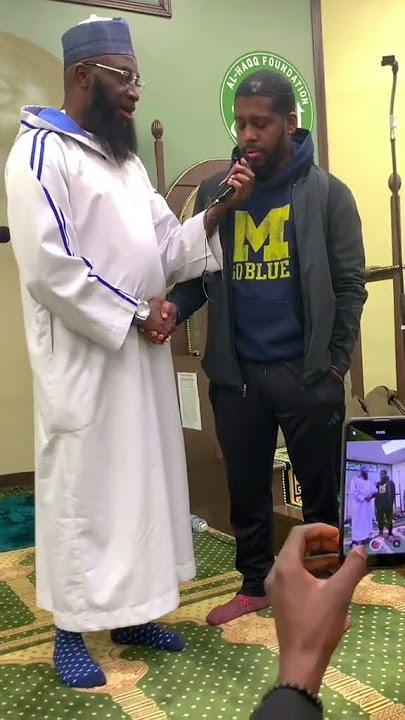 A Black Man Revert to ISLAM 🥺 ❤️ ☪️ in front of Iman #shorts #viral #islam #revert #muslim