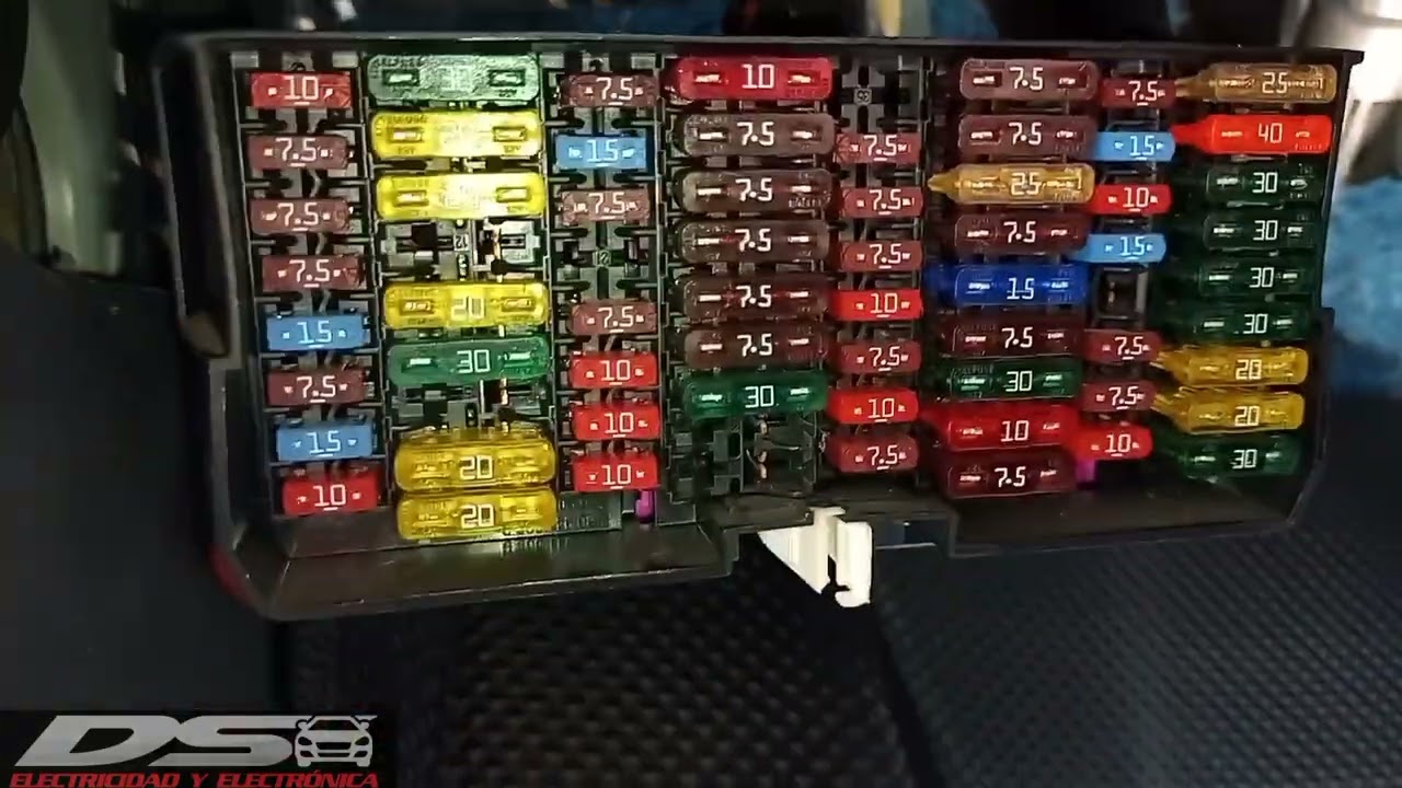 Amarok V6 No funcionan las tomas de 12 v o encendedor