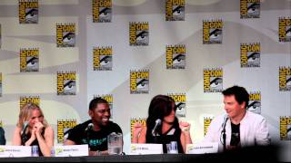 John Barrowman hides in a shower for 45 minutes to play a prank - Torchwood Panel Comic-Con 2011