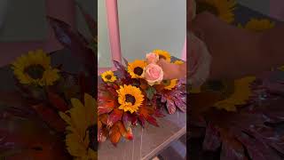 Bring autumn vibes to your table 🍁💐 #AutumnFlowers #TableDecor #FloralDesign”