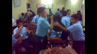 Mini Harlem Shake ._. (Moron)
