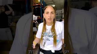קרינה באה במיוחד מחו"ל כדי להתנדב בבית לחם יהודה ולסייע יחד איתנו! לתרומות - www.bly.org.il/תרומות/