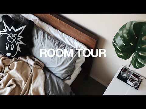 Room Tour / Desk & Closet Tour 2017 / Minimal + Modern