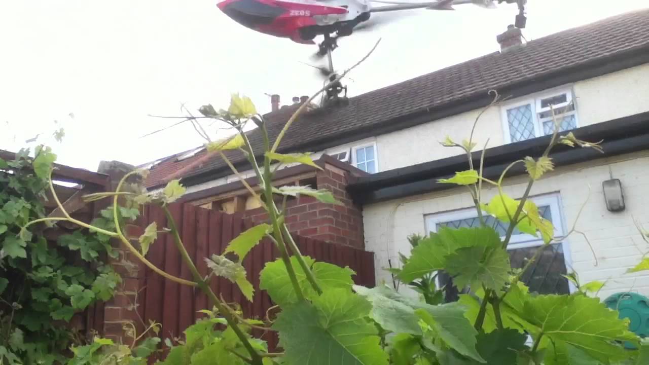 3Ch RC Helicopter flying upside down!