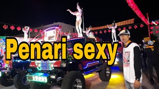 sexy dance di atas Jeep  || Taiwan